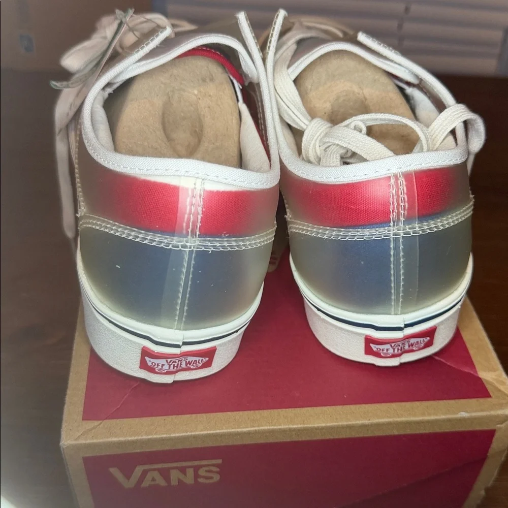 Vans Slip-Skool Sneaker in True Navy/Red Unisex